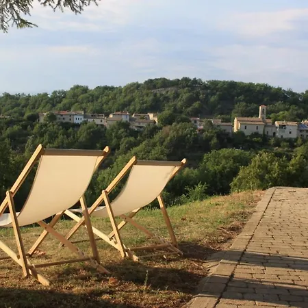 Les Demeures Du Clos Bed & Breakfast
